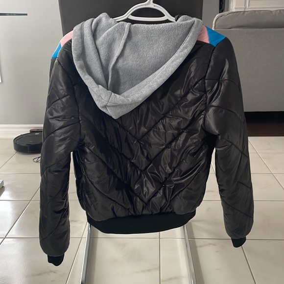 Black Fashion Nova puffer jacket. - Picture 2 of 3